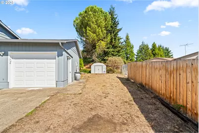 405 Corona Loop Rd, Roseburg, OR 97471 - Photo 3