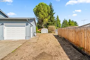 405 Corona Loop Rd, Roseburg, OR 97471 - Photo 3