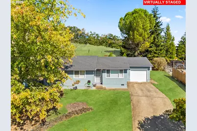 405 Corona Loop Rd, Roseburg, OR 97471 - Photo 1