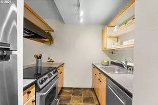 1947 NW Hoyt St, Portland, OR 97209 - Photo 7