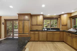 3919 SW Hillside Dr, Portland, OR 97221 - Photo 3