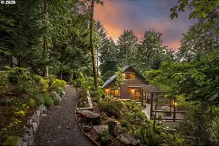 3919 SW Hillside Dr, Portland, OR 97221 - Photo 3
