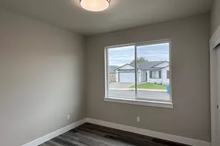 179 Elkton St, Sutherlin, OR 97479 - Photo 17