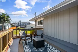 1214 Moore St, Brookings, OR 97415 - Photo 11