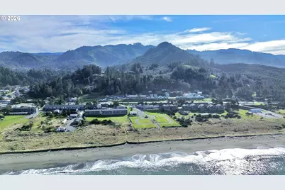 94050 Emerson Cir, Gold Beach, OR 97444 - Photo 5
