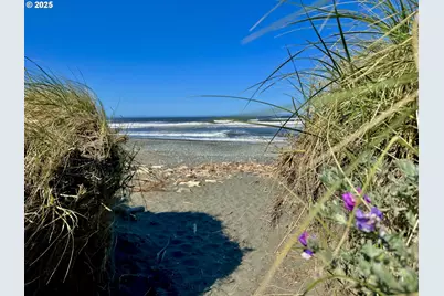 94050 Emerson Cir, Gold Beach, OR 97444 - Photo 13