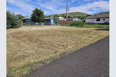 0 E 12th St #3, The Dalles, OR 97058 - Photo 3