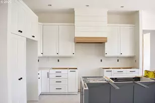 4620 SW Cullen Blvd, Portland, OR 97221 - Photo 5