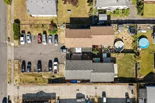 1180 R St, Springfield, OR 97477 - Photo 5