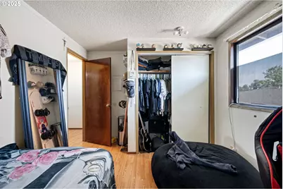 1180 R St, Springfield, OR 97477 - Photo 13