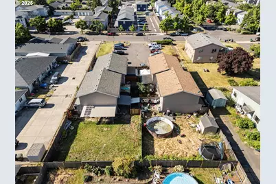 1180 R St, Springfield, OR 97477 - Photo 7