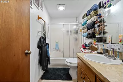 1180 R St, Springfield, OR 97477 - Photo 15