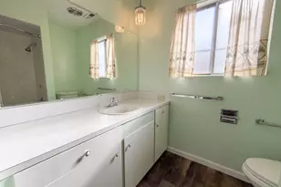 10235 NE Thompson St, Portland, OR 97220 - Photo 7