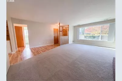 10235 NE Thompson St, Portland, OR 97220 - Photo 11