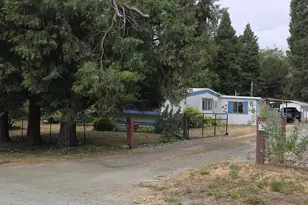 422 Lou Gray Dr, Myrtle Creek, OR 97457 - Photo 1