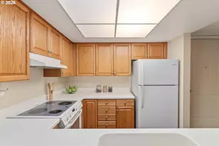6605 W Burnside Rd, Portland, OR 97210 - Photo 5