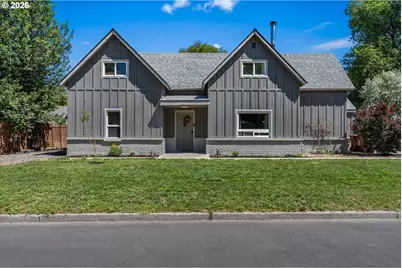 267 NW 5th St, Prineville, OR 97754 - Photo 3
