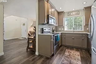 18881 Highland Dr, Oregon City, OR 97045 - Photo 11
