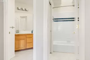 9985 SW 141st Ave, Beaverton, OR 97008 - Photo 39