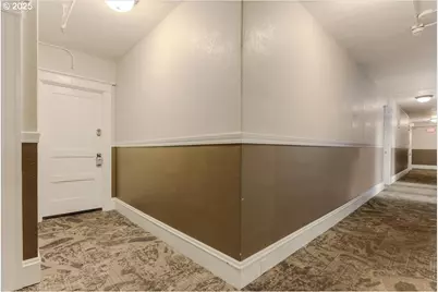 2109 NW Irving St #208, Portland, OR 97210 - Photo 3