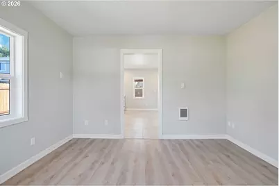 856 Highland Ave NE, Salem, OR 97301 - Photo 11