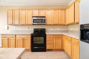 22908 NE Chinook St, Troutdale, OR 97060 - Photo 7