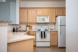 1220 NE Horizon Loop, Hillsboro, OR 97124 - Photo 7