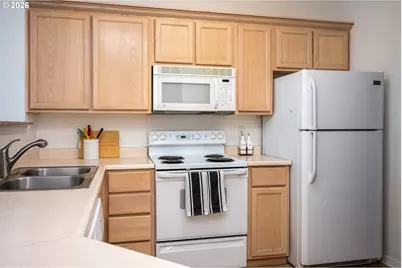 1220 NE Horizon Loop #106, Hillsboro, OR 97124 - Photo 9