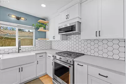 4735 Sussex St, West Linn, OR 97068 - Photo 9