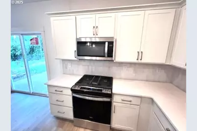 437 NW Freeman Ave, Hillsboro, OR 97124 - Photo 9