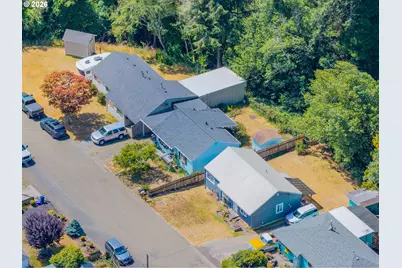 1655 N Juniper St, Coquille, OR 97423 - Photo 27