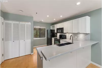 710 NW Naito Pkwy #C12, Portland, OR 97209 - Photo 13