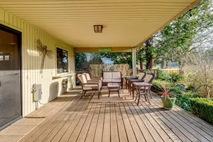 1925 NW St Andrews Dr, McMinnville, OR 97128 - Photo 25