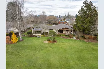 1925 NW St Andrews Dr, McMinnville, OR 97128 - Photo 45