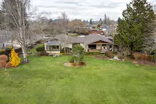 1925 NW St Andrews Dr, McMinnville, OR 97128 - Photo 45