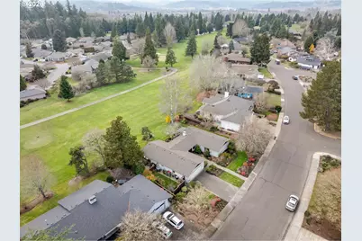 1925 NW St Andrews Dr, McMinnville, OR 97128 - Photo 45