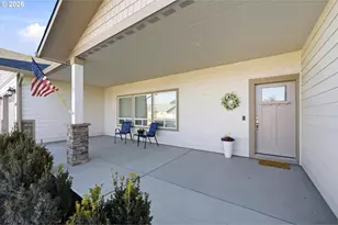 593 SW Cottonwood Dr, Hermiston, OR 97838 - Photo 3