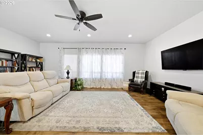 593 SW Cottonwood Dr, Hermiston, OR 97838 - Photo 9