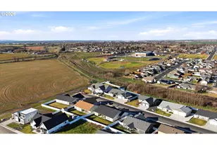 593 SW Cottonwood Dr, Hermiston, OR 97838 - Photo 41