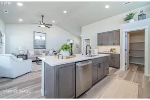 4711 Stonefield Ct, Florence, OR 97439 - Photo 3