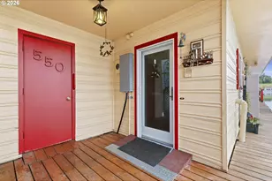 550 N Tomahawk Island Dr, Portland, OR 97217 - Photo 33