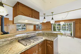 550 N Tomahawk Island Dr, Portland, OR 97217 - Photo 13