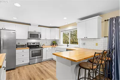 11015 SW 65th Ave, Portland, OR 97219 - Photo 13