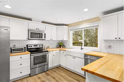 11015 SW 65th Ave, Portland, OR 97219 - Photo 15