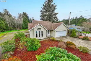 3220 31st St, Florence, OR 97439 - Photo 3