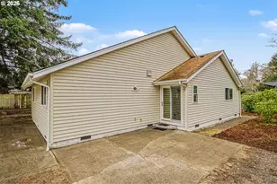 3220 31st St, Florence, OR 97439 - Photo 23