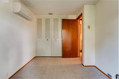 670 Woodcrest Dr, Springfield, OR 97477 - Photo 17
