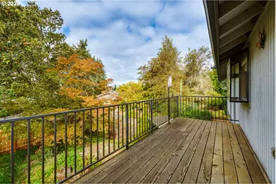 670 Woodcrest Dr, Springfield, OR 97477 - Photo 3