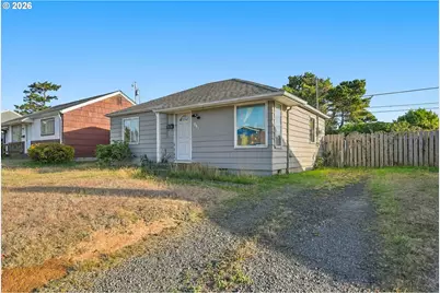 941 Pacific Ave, Coos Bay, OR 97420 - Photo 3