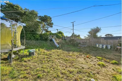 941 Pacific Ave, Coos Bay, OR 97420 - Photo 21